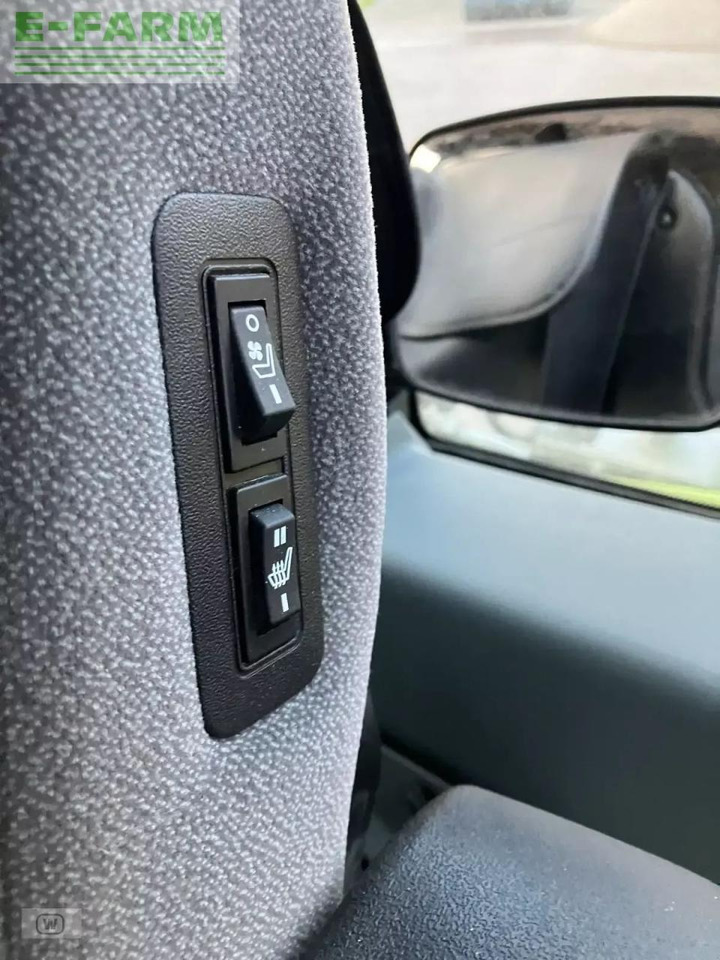 Трактор CLAAS axion 870 cmatic cebis CMATIC CEBIS: снимка 28 Трактор CLAAS axion 870 cmatic cebis CMATIC CEBIS: снимка 28