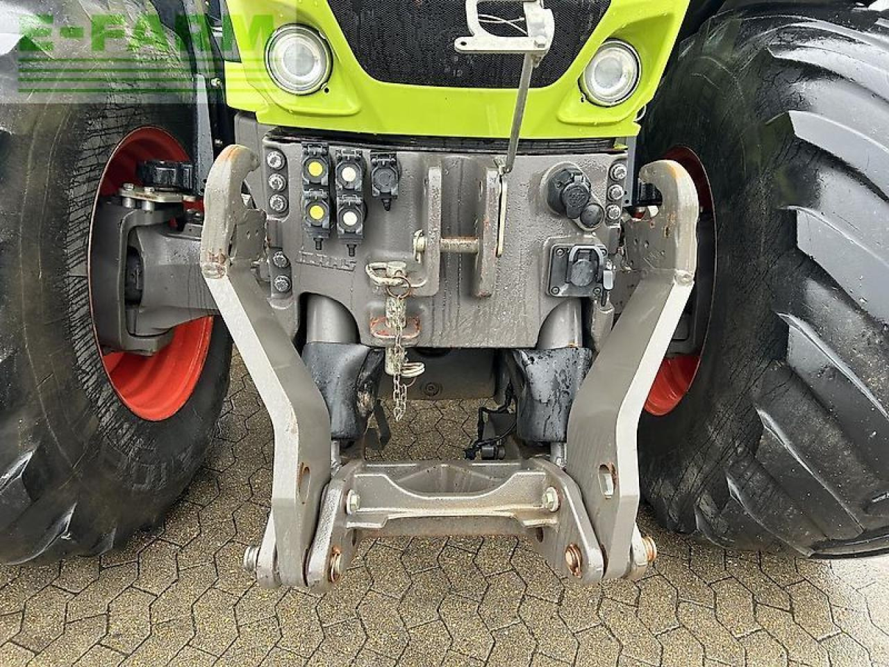 CLAAS axion 930 - Трактор: снимка 5 CLAAS axion 930 - Трактор: снимка 5