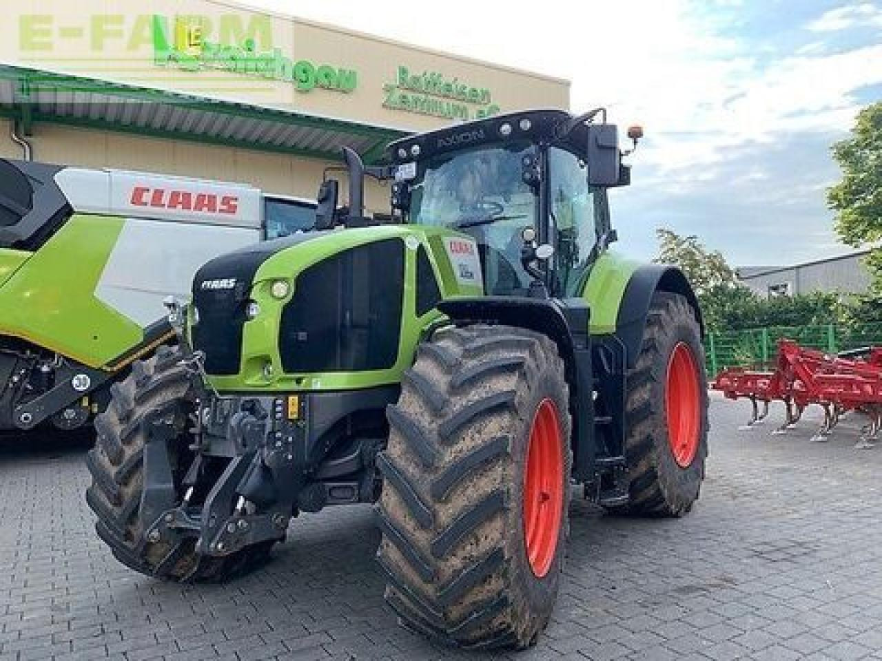 CLAAS axion 930 cmatic cebis CMATIC CEBIS - Трактор: снимка 2 CLAAS axion 930 cmatic cebis CMATIC CEBIS - Трактор: снимка 2