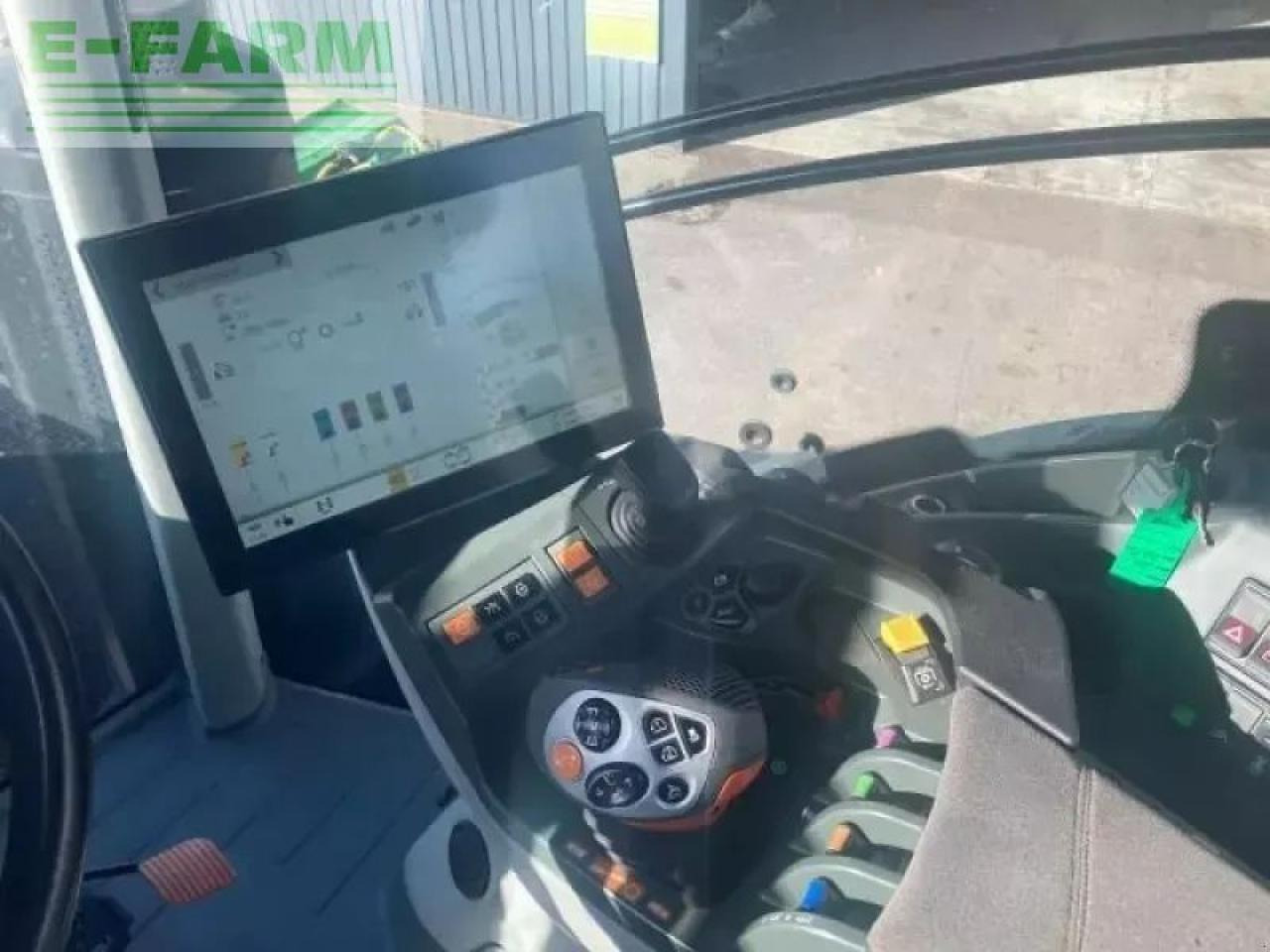 CLAAS axion 930 cmatic cebis CMATIC CEBIS - Трактор: снимка 4 CLAAS axion 930 cmatic cebis CMATIC CEBIS - Трактор: снимка 4