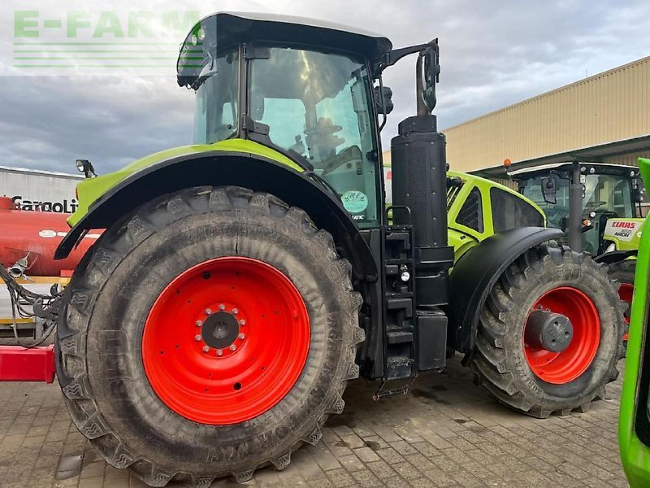 CLAAS axion 930 cmatic cis+ CMATIC CIS+ - Трактор: снимка 4 CLAAS axion 930 cmatic cis+ CMATIC CIS+ - Трактор: снимка 4