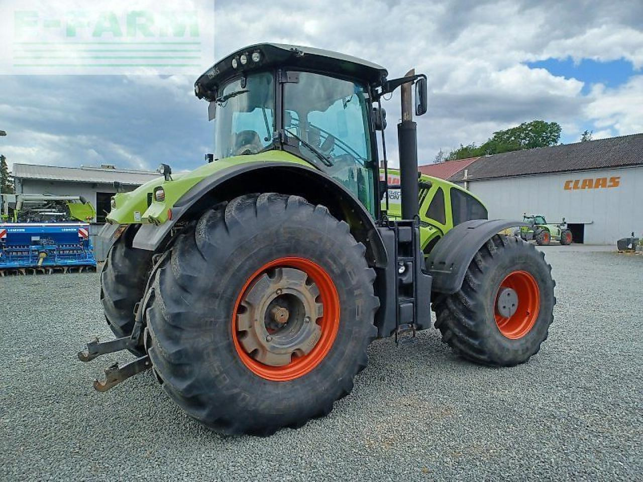 CLAAS axion 940 c-matic - Трактор: снимка 4 CLAAS axion 940 c-matic - Трактор: снимка 4