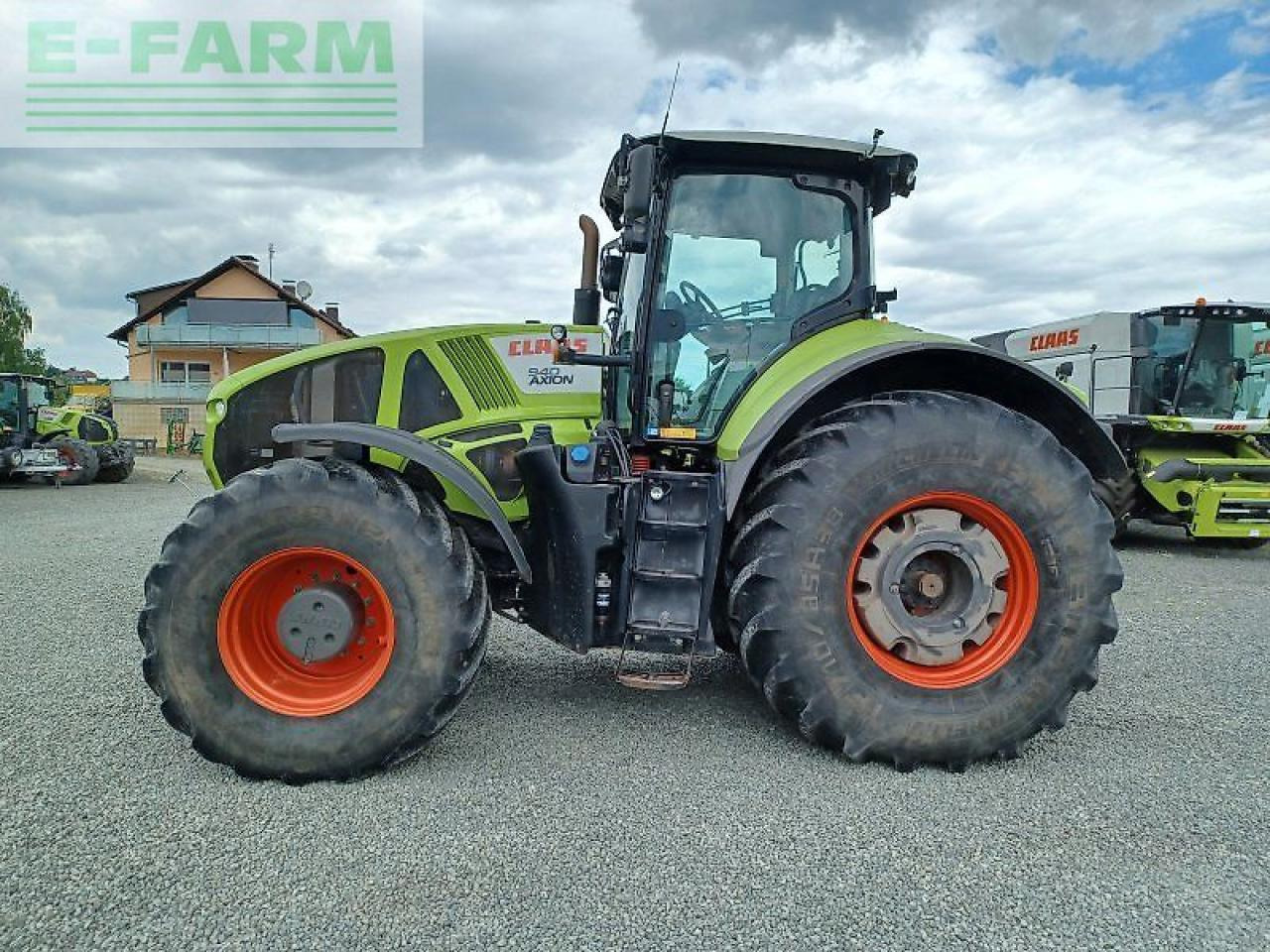 CLAAS axion 940 c-matic - Трактор: снимка 2 CLAAS axion 940 c-matic - Трактор: снимка 2