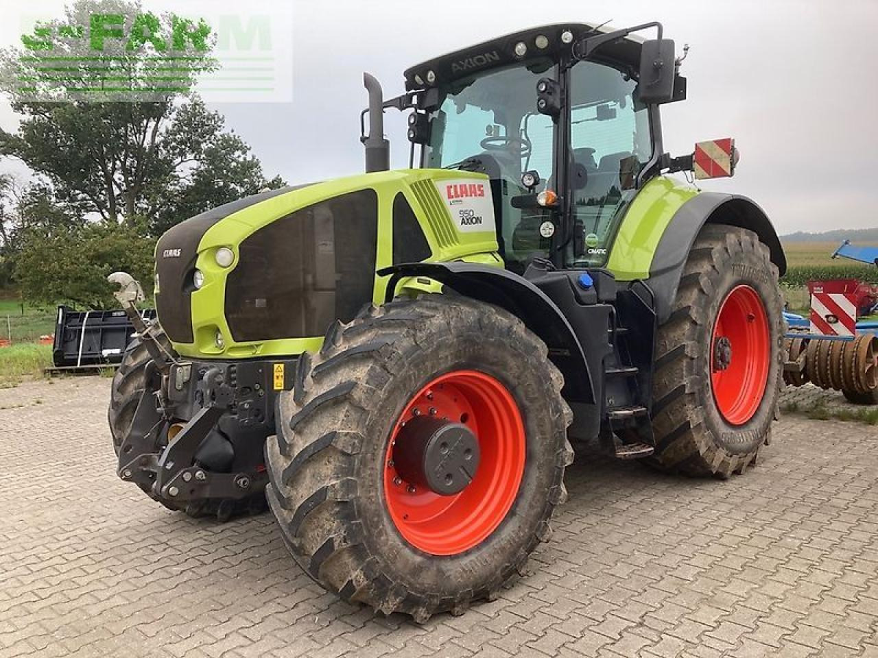 CLAAS axion 950 - Трактор: снимка 1 CLAAS axion 950 - Трактор: снимка 1