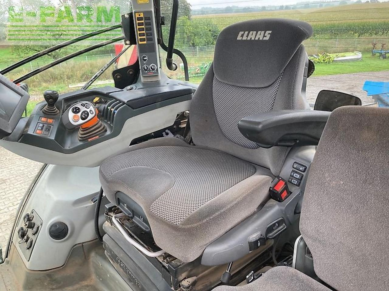 CLAAS axion 950 - Трактор: снимка 2 CLAAS axion 950 - Трактор: снимка 2