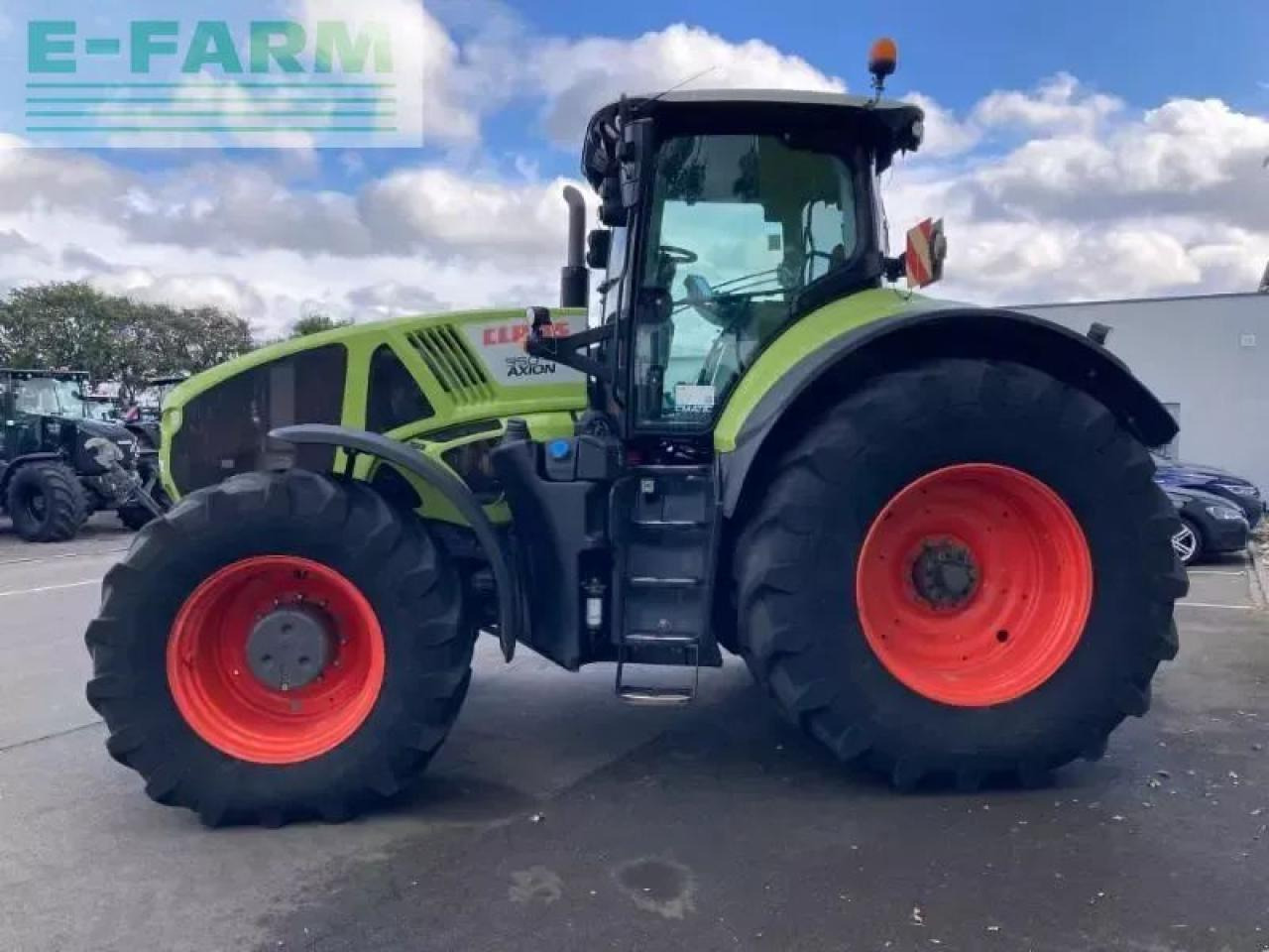 CLAAS axion 950 cmatic cebis CMATIC CEBIS - Трактор: снимка 2 CLAAS axion 950 cmatic cebis CMATIC CEBIS - Трактор: снимка 2