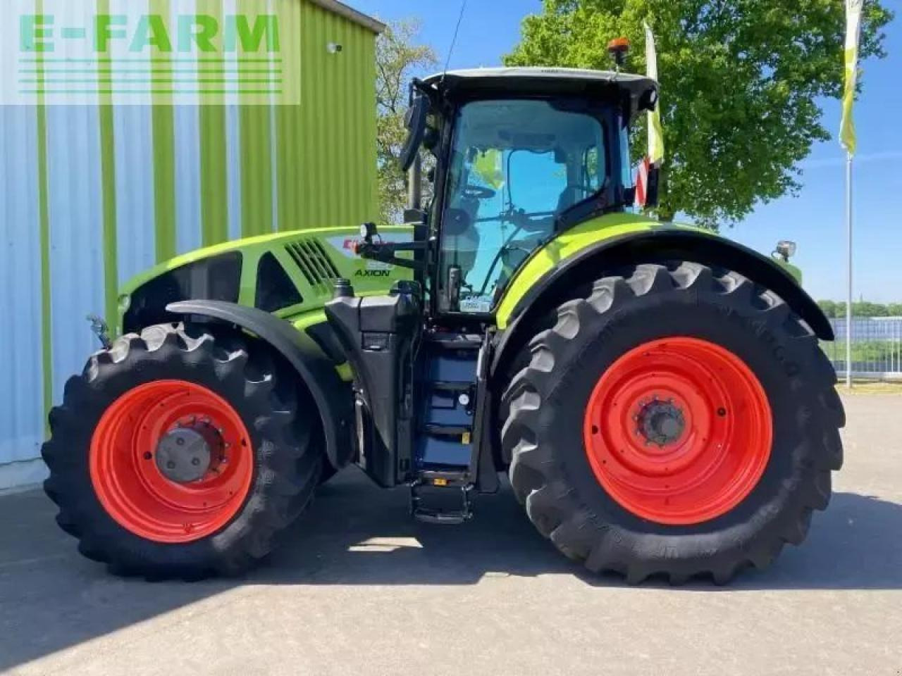 CLAAS axion 950 cmatic cis+ CMATIC CIS+ - Трактор: снимка 5 CLAAS axion 950 cmatic cis+ CMATIC CIS+ - Трактор: снимка 5