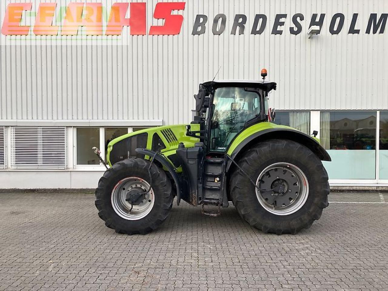 CLAAS axion 950 cmatic ctic - Трактор: снимка 1 CLAAS axion 950 cmatic ctic - Трактор: снимка 1