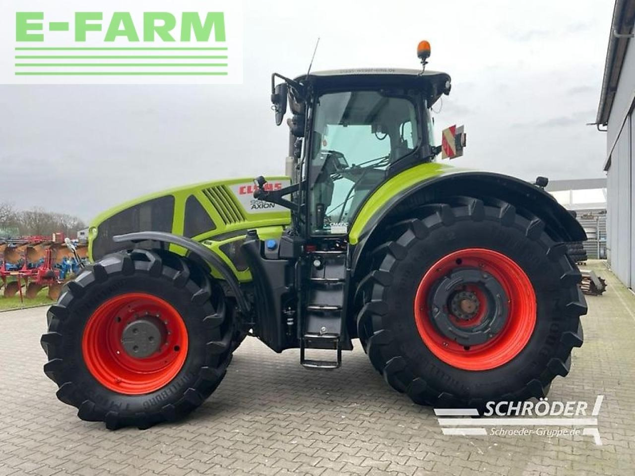 CLAAS axion 950 cmatic rtk - Трактор: снимка 4 CLAAS axion 950 cmatic rtk - Трактор: снимка 4