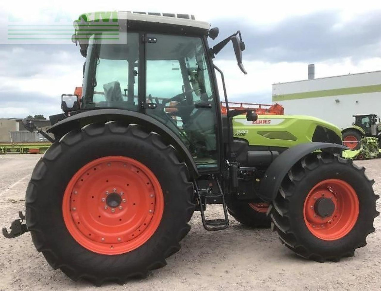 CLAAS axos 240 - Трактор: снимка 4 CLAAS axos 240 - Трактор: снимка 4