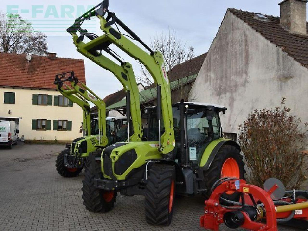 CLAAS axos 3.105 mit fl 100 c - Трактор: снимка 4 CLAAS axos 3.105 mit fl 100 c - Трактор: снимка 4