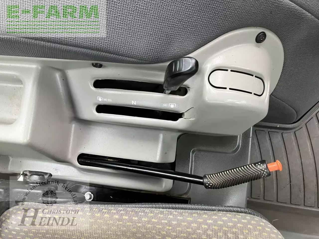 Трактор CLAAS elios 220: снимка 17