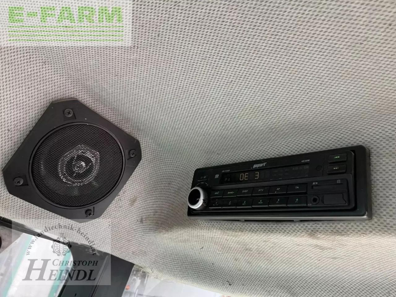 Трактор CLAAS elios 220: снимка 16