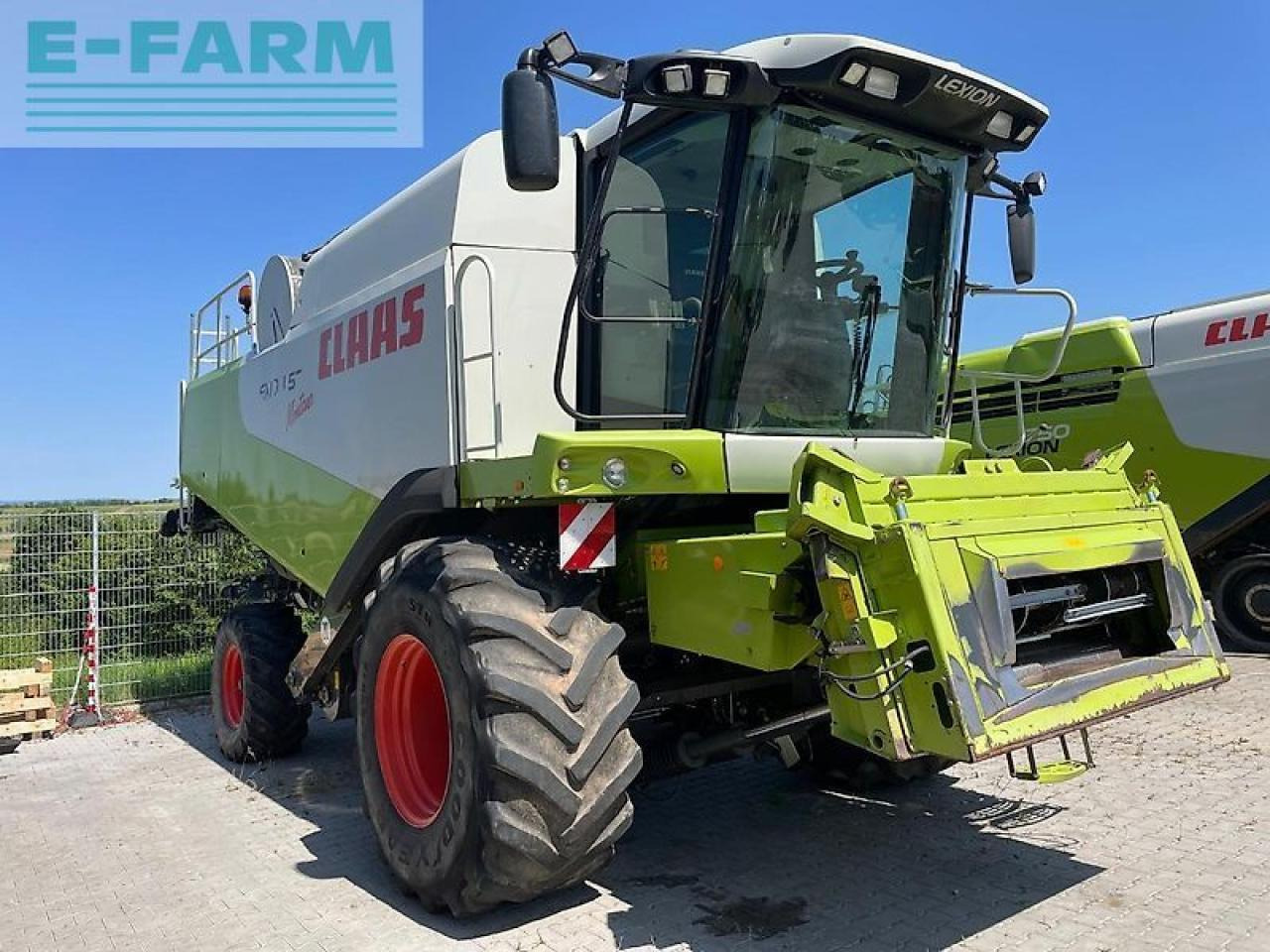CLAAS lexion 570 montana - Зърнокомбайн: снимка 2 CLAAS lexion 570 montana - Зърнокомбайн: снимка 2