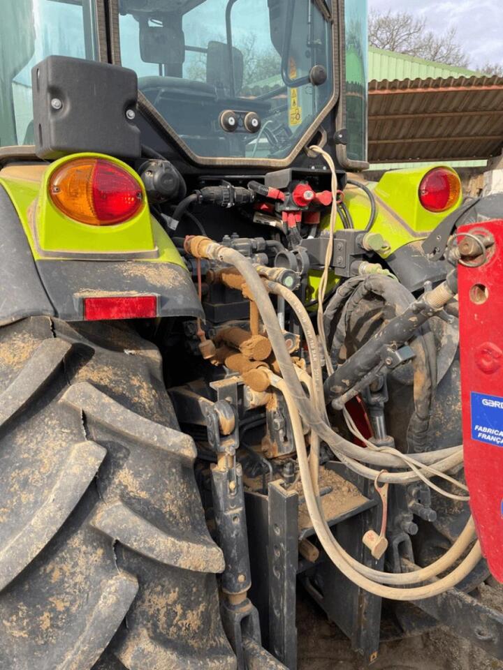 CLAAS nexos 230 ve - Трактор: снимка 5 CLAAS nexos 230 ve - Трактор: снимка 5