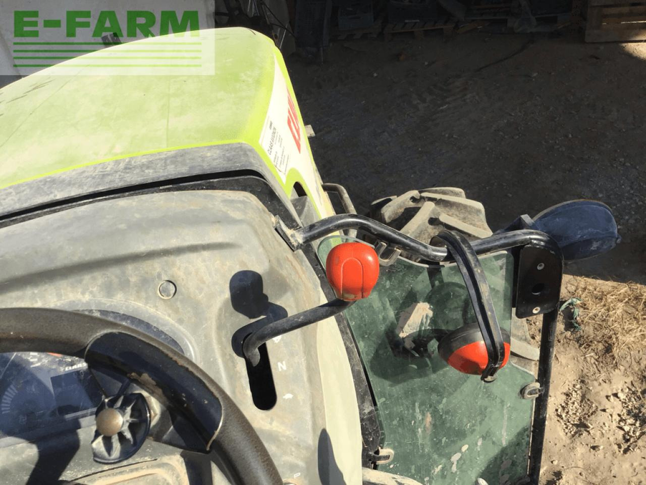 CLAAS nexos 240 f arceau F - Трактор: снимка 5 CLAAS nexos 240 f arceau F - Трактор: снимка 5