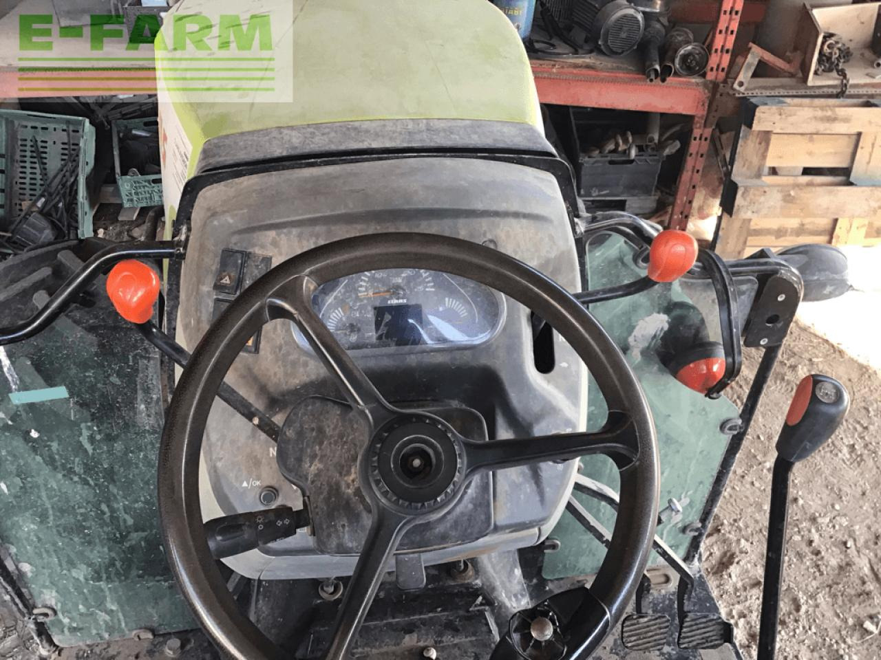 CLAAS nexos 240 f arceau F - Трактор: снимка 4 CLAAS nexos 240 f arceau F - Трактор: снимка 4