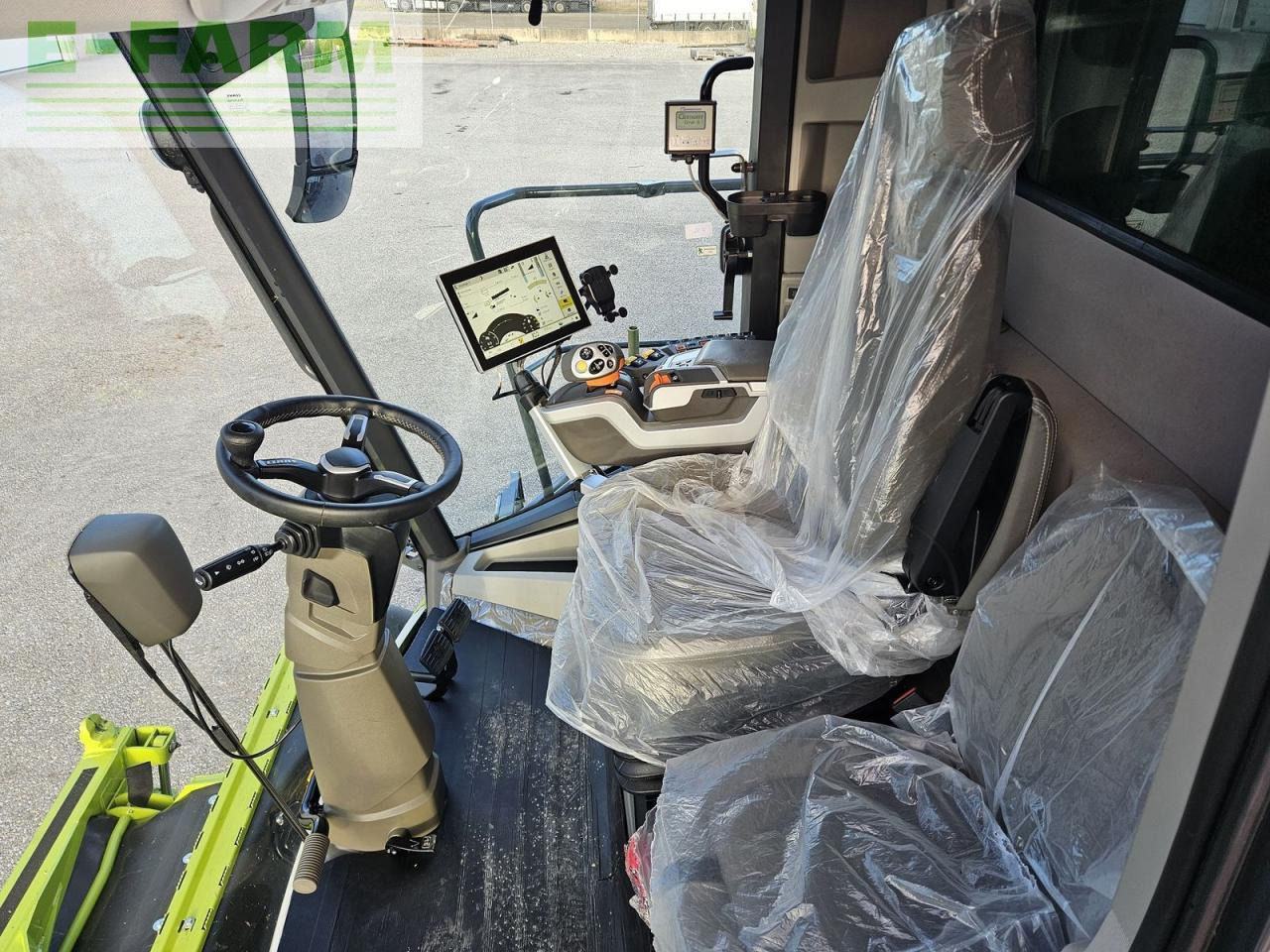 CLAAS trion 740 montana 4x4 - Зърнокомбайн: снимка 5 CLAAS trion 740 montana 4x4 - Зърнокомбайн: снимка 5