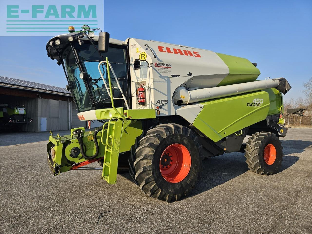 CLAAS tucano 450 - Зърнокомбайн: снимка 1 CLAAS tucano 450 - Зърнокомбайн: снимка 1