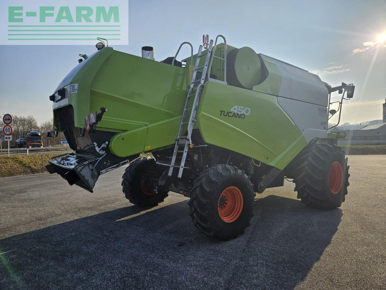 CLAAS tucano 450 - Зърнокомбайн: снимка 5 CLAAS tucano 450 - Зърнокомбайн: снимка 5