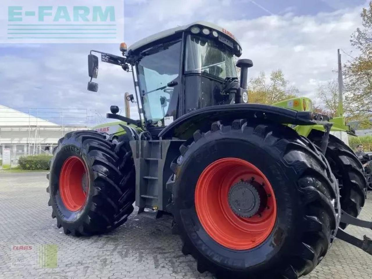 CLAAS xerion 3800 trac vc TRAC VC - Трактор: снимка 5 CLAAS xerion 3800 trac vc TRAC VC - Трактор: снимка 5