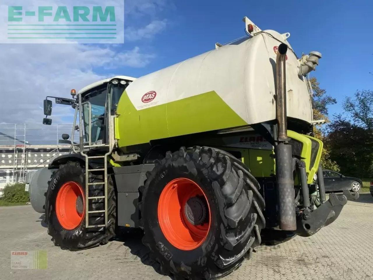 CLAAS xerion 3800 trac vc mit gülleaufbau sgt TRAC VC - Самоходна пръскачка: снимка 3 CLAAS xerion 3800 trac vc mit gülleaufbau sgt TRAC VC - Самоходна пръскачка: снимка 3