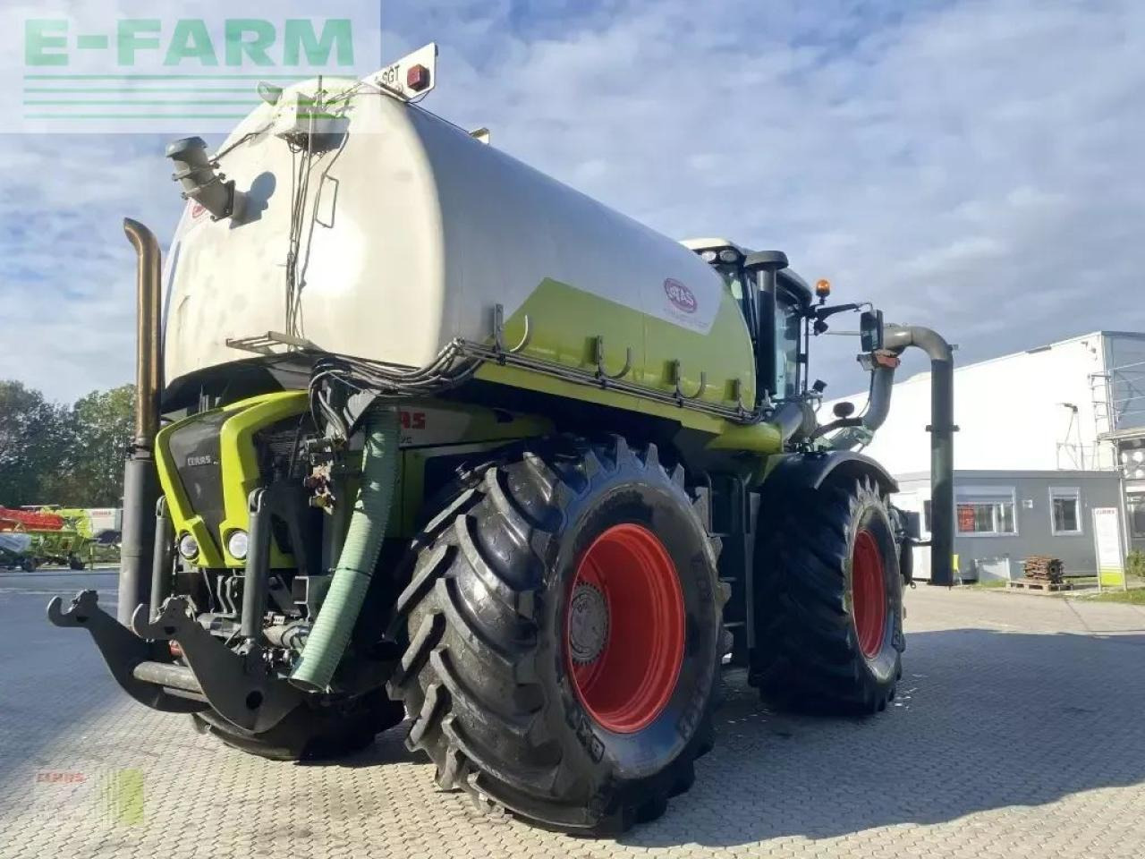 CLAAS xerion 3800 trac vc mit gülleaufbau sgt TRAC VC - Самоходна пръскачка: снимка 4 CLAAS xerion 3800 trac vc mit gülleaufbau sgt TRAC VC - Самоходна пръскачка: снимка 4