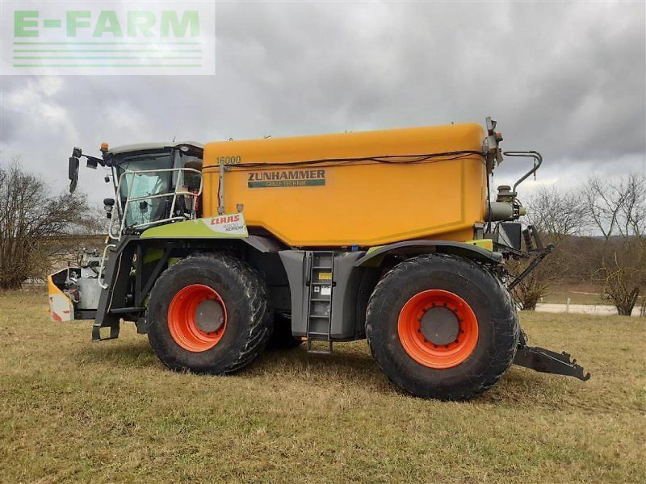 CLAAS xerion 4000 saddle trac SADDLE TRAC - Самоходна пръскачка: снимка 5 CLAAS xerion 4000 saddle trac SADDLE TRAC - Самоходна пръскачка: снимка 5