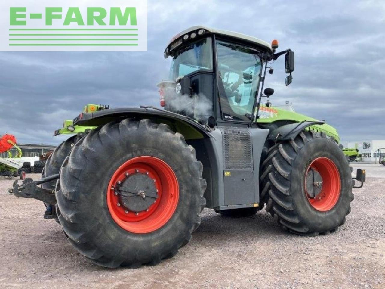 CLAAS xerion 4000 trac TRAC - Трактор: снимка 4 CLAAS xerion 4000 trac TRAC - Трактор: снимка 4