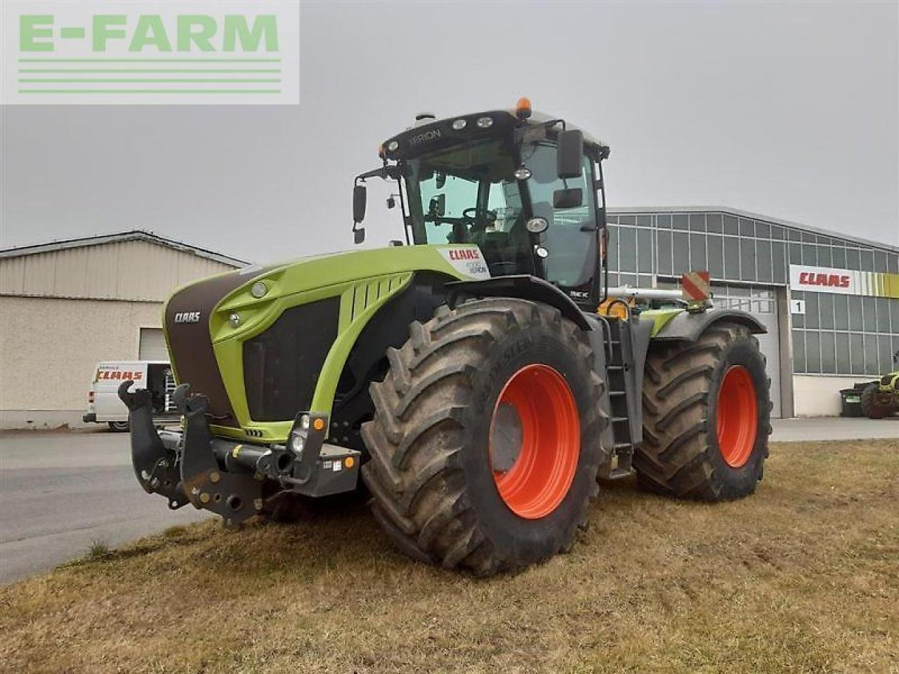 CLAAS xerion 4000 trac vc TRAC VC - Трактор: снимка 1 CLAAS xerion 4000 trac vc TRAC VC - Трактор: снимка 1