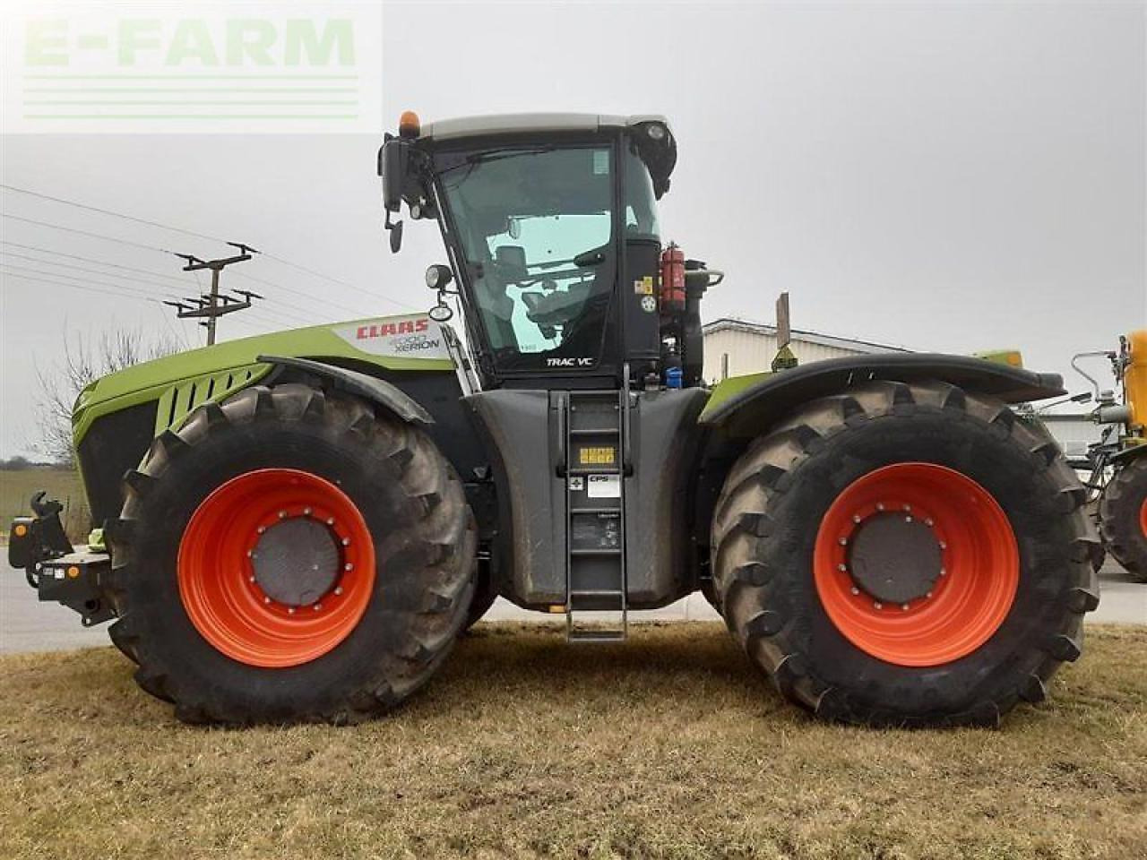 CLAAS xerion 4000 trac vc TRAC VC - Трактор: снимка 3 CLAAS xerion 4000 trac vc TRAC VC - Трактор: снимка 3