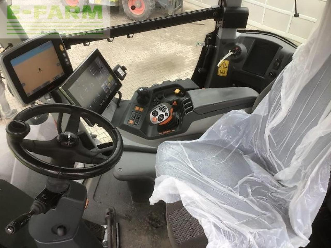 Трактор CLAAS xerion 4200 trac vc TRAC VC: снимка 6
