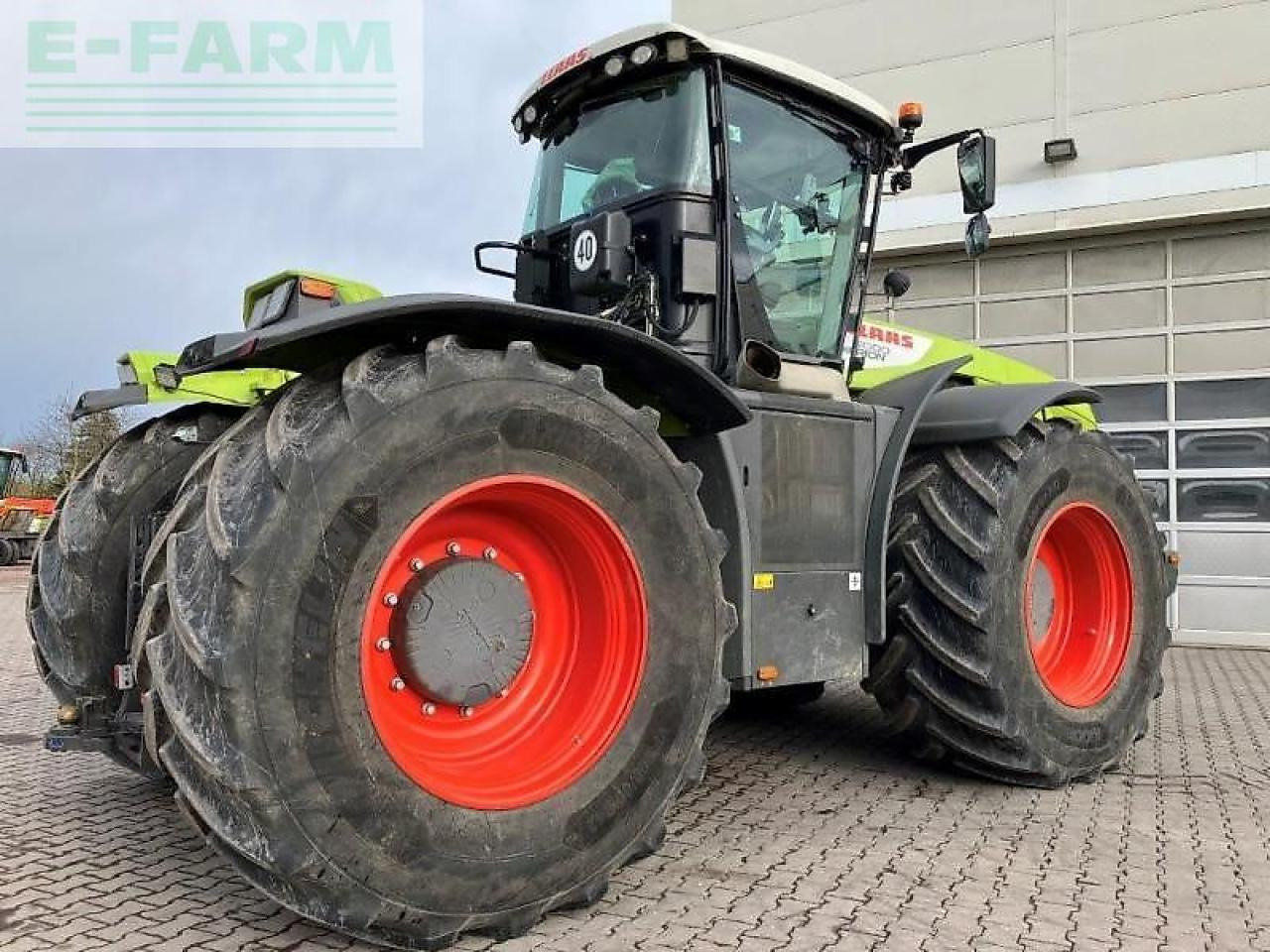 CLAAS xerion 5000 trac - Трактор: снимка 4 CLAAS xerion 5000 trac - Трактор: снимка 4