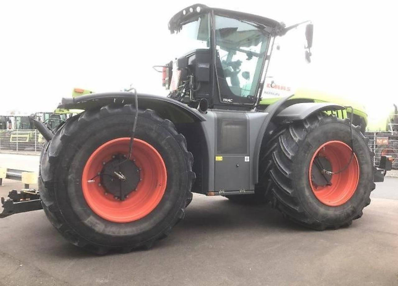 CLAAS xerion 5000 trac TRAC - Трактор: снимка 4 CLAAS xerion 5000 trac TRAC - Трактор: снимка 4