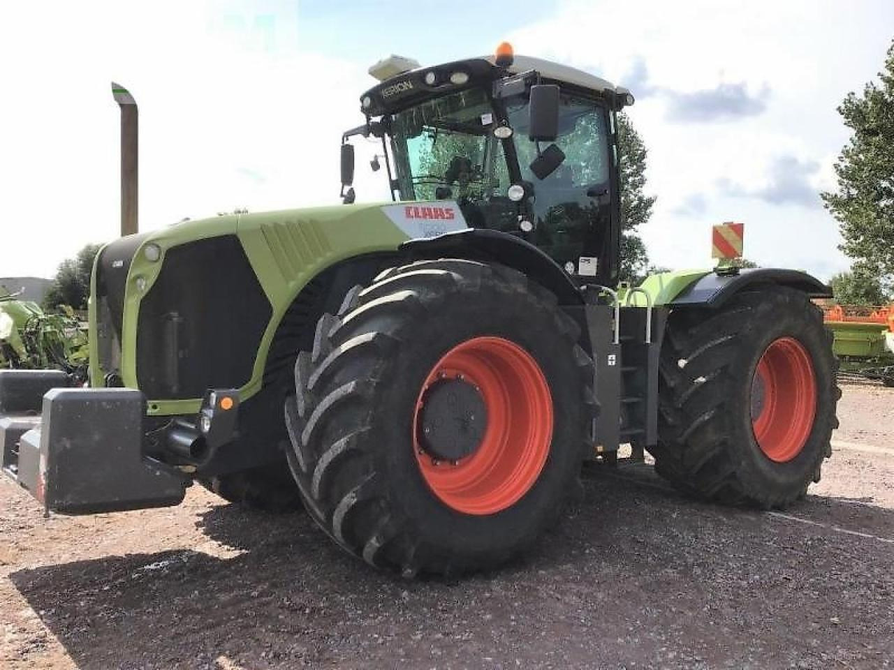 CLAAS xerion 5000 trac TRAC - Трактор: снимка 1 CLAAS xerion 5000 trac TRAC - Трактор: снимка 1