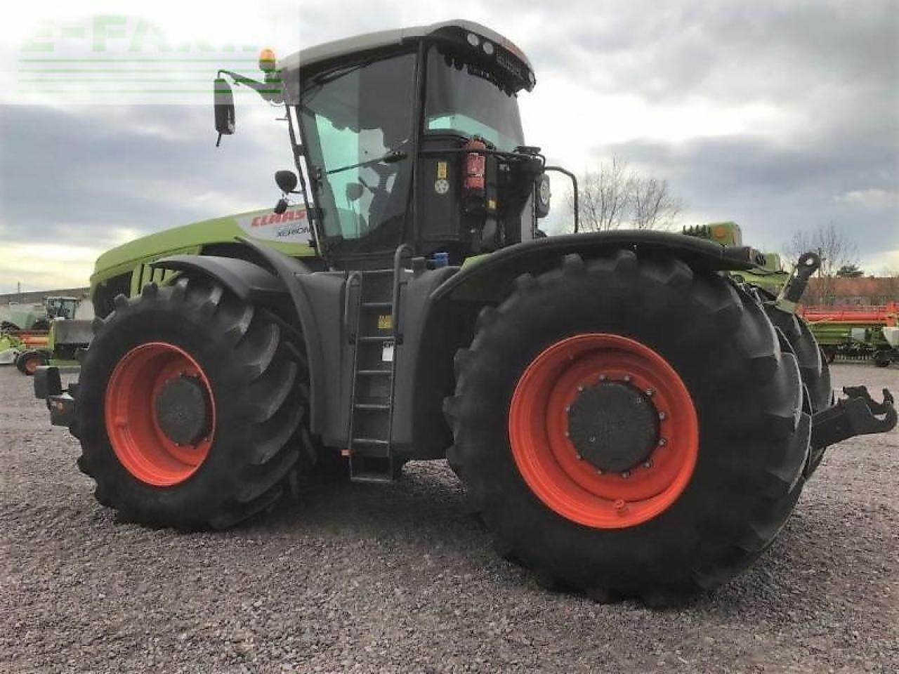 Трактор CLAAS xerion 5000 trac vc TRAC VC: снимка 6