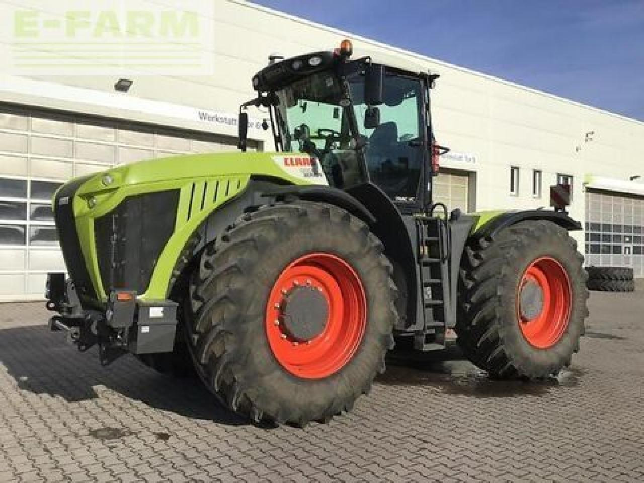CLAAS xerion 5000 trac vc TRAC VC - Трактор: снимка 1 CLAAS xerion 5000 trac vc TRAC VC - Трактор: снимка 1