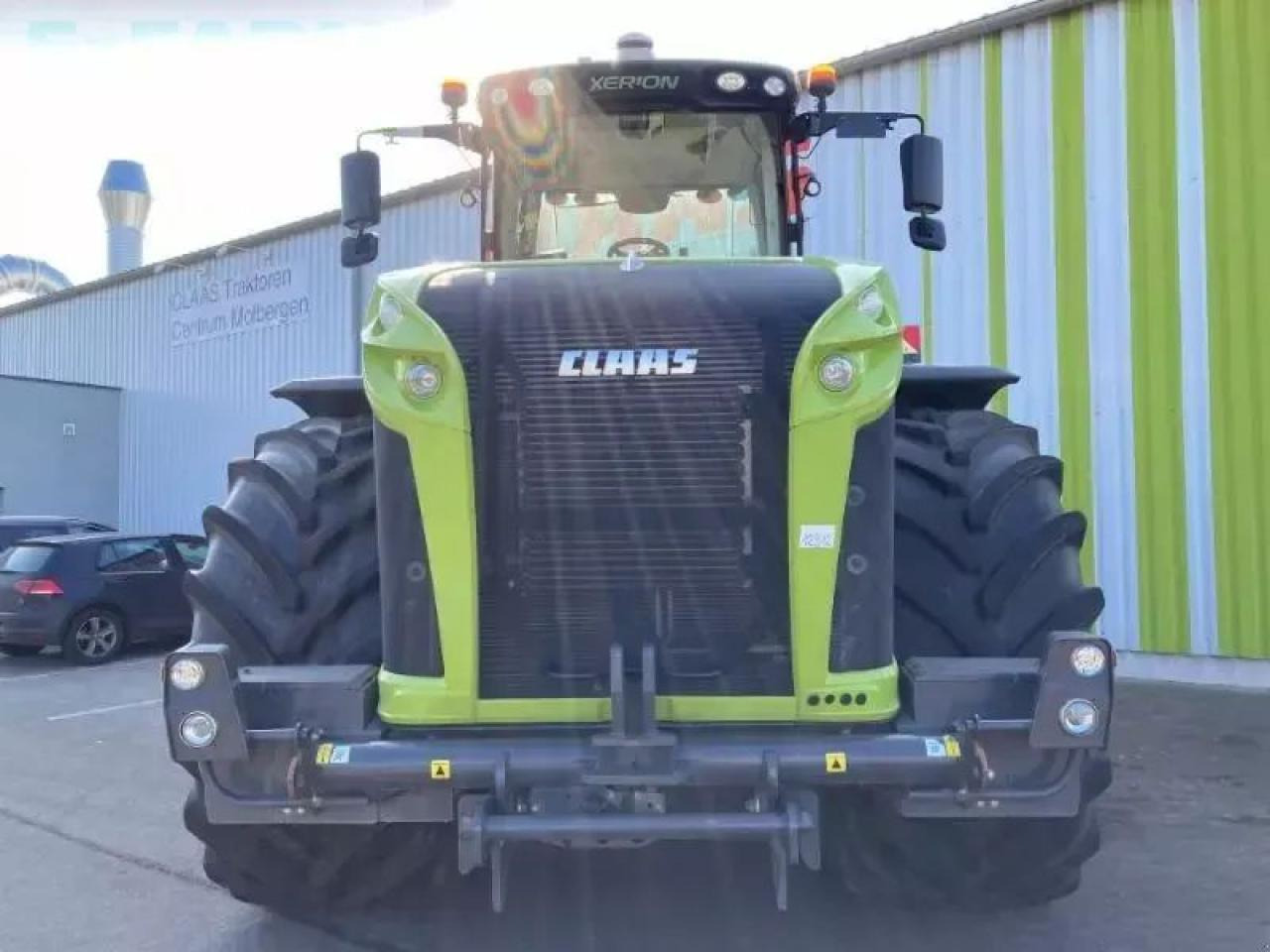 CLAAS xerion 5000 trac vc TRAC VC - Трактор: снимка 2 CLAAS xerion 5000 trac vc TRAC VC - Трактор: снимка 2