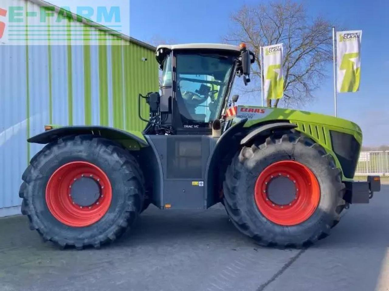 CLAAS xerion 5000 trac vc TRAC VC - Трактор: снимка 4 CLAAS xerion 5000 trac vc TRAC VC - Трактор: снимка 4