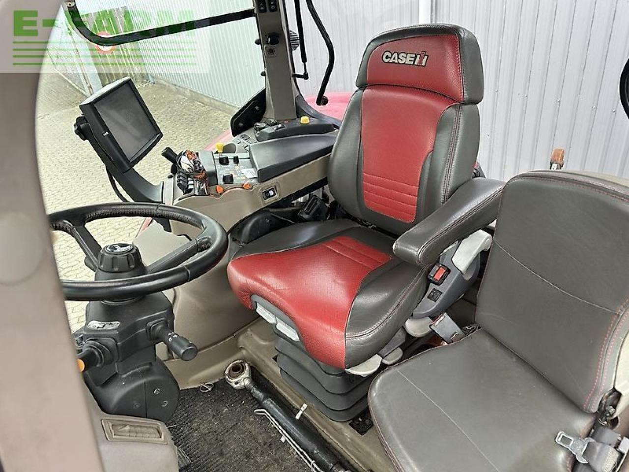Case-IH optum 300 cvx CVX - Трактор: снимка 3 Case-IH optum 300 cvx CVX - Трактор: снимка 3