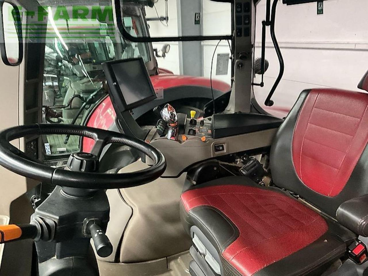 Case-IH optum 300 cvx st5 CVX - Трактор: снимка 5 Case-IH optum 300 cvx st5 CVX - Трактор: снимка 5