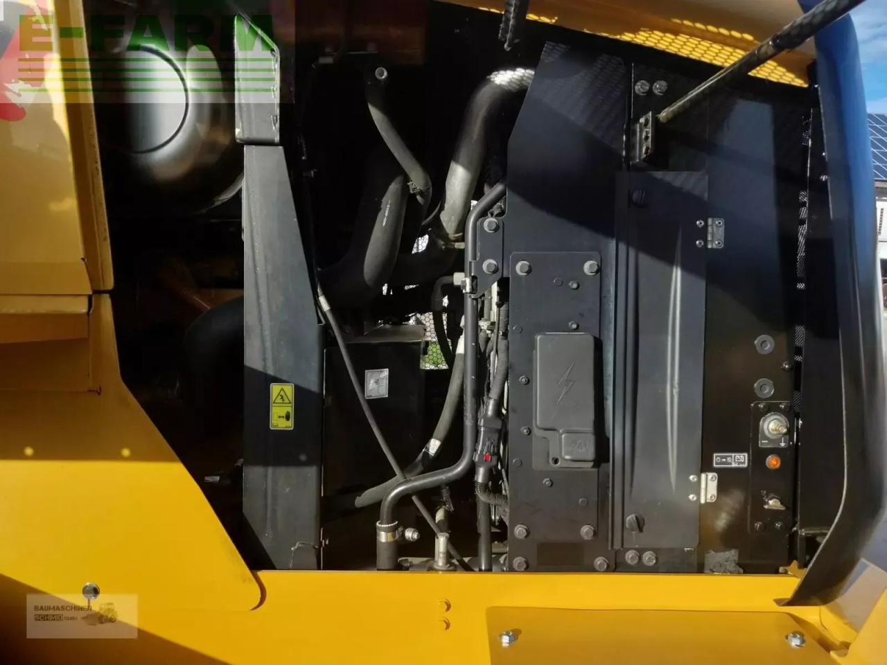 Мини багер Caterpillar 926 m: снимка 6