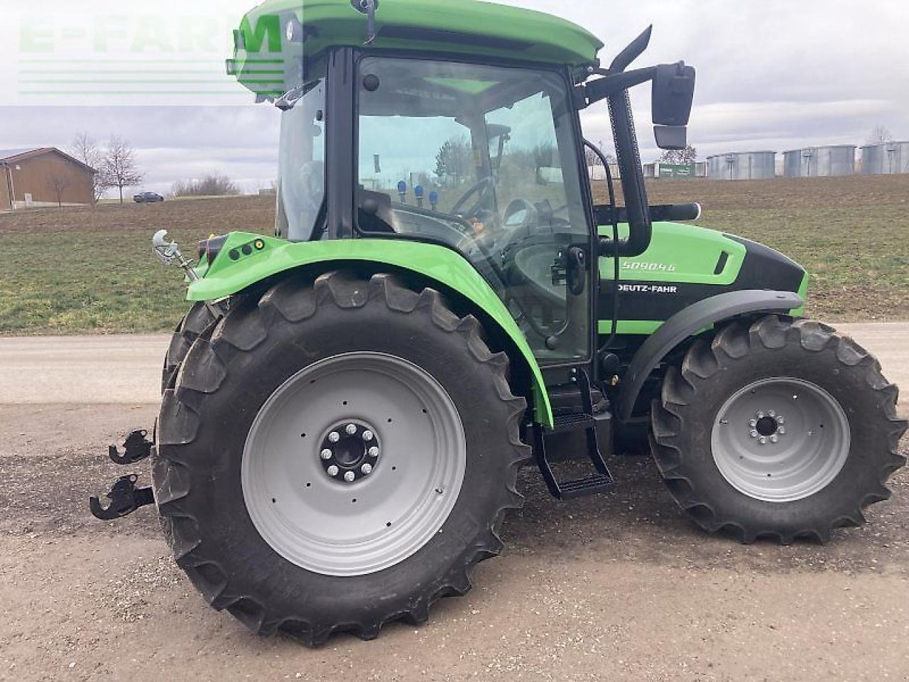 Deutz-Fahr 5090.4 g plus ls - Трактор: снимка 3 Deutz-Fahr 5090.4 g plus ls - Трактор: снимка 3