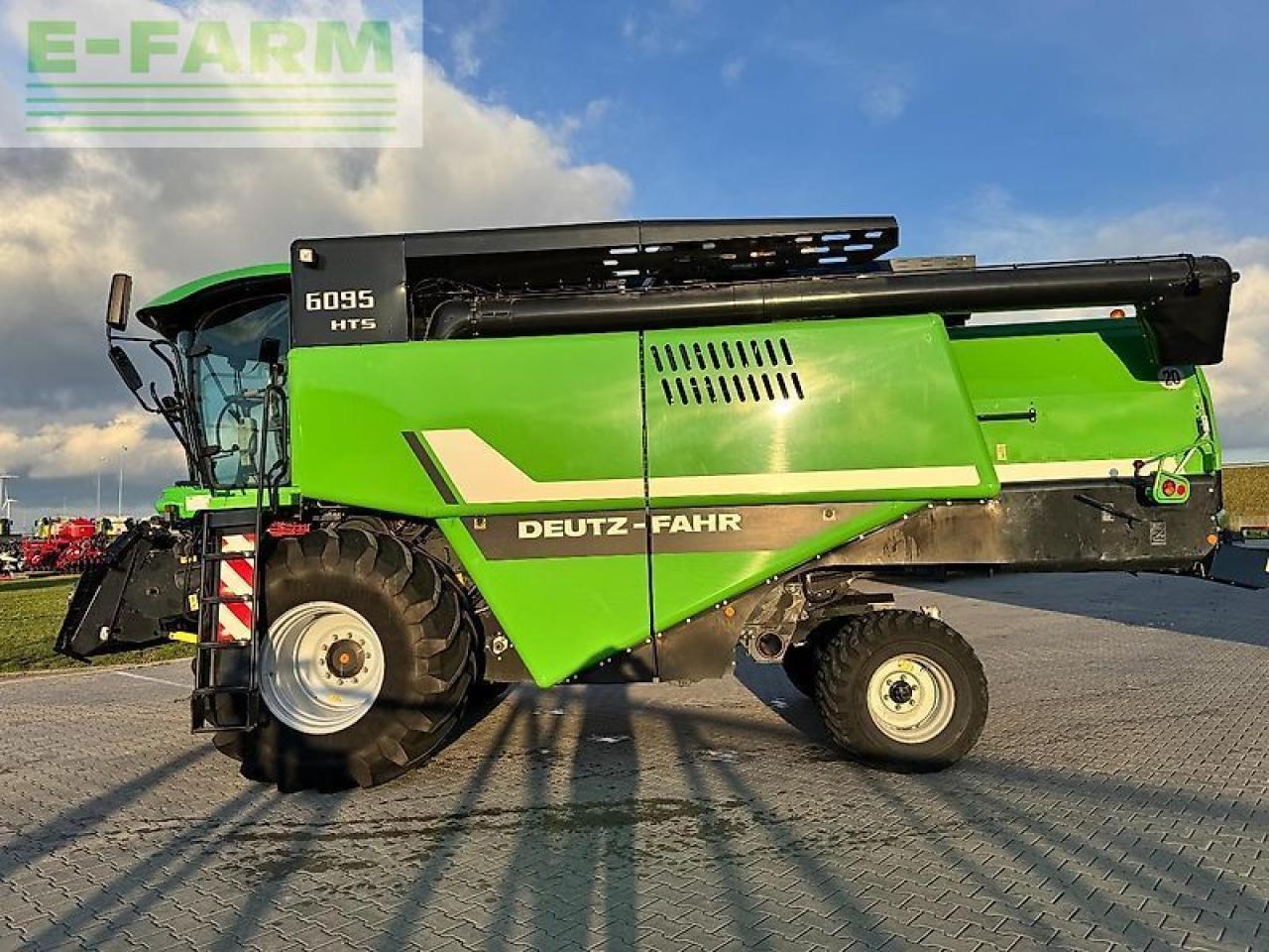 Deutz-Fahr 6095 - Зърнокомбайн: снимка 4 Deutz-Fahr 6095 - Зърнокомбайн: снимка 4