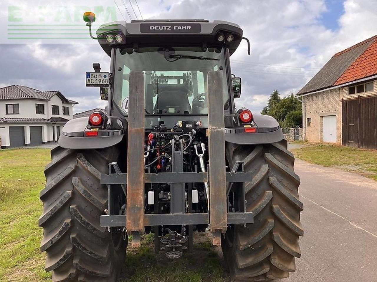 Deutz-Fahr 6135 C TTV TTV - Трактор: снимка 2 Deutz-Fahr 6135 C TTV TTV - Трактор: снимка 2