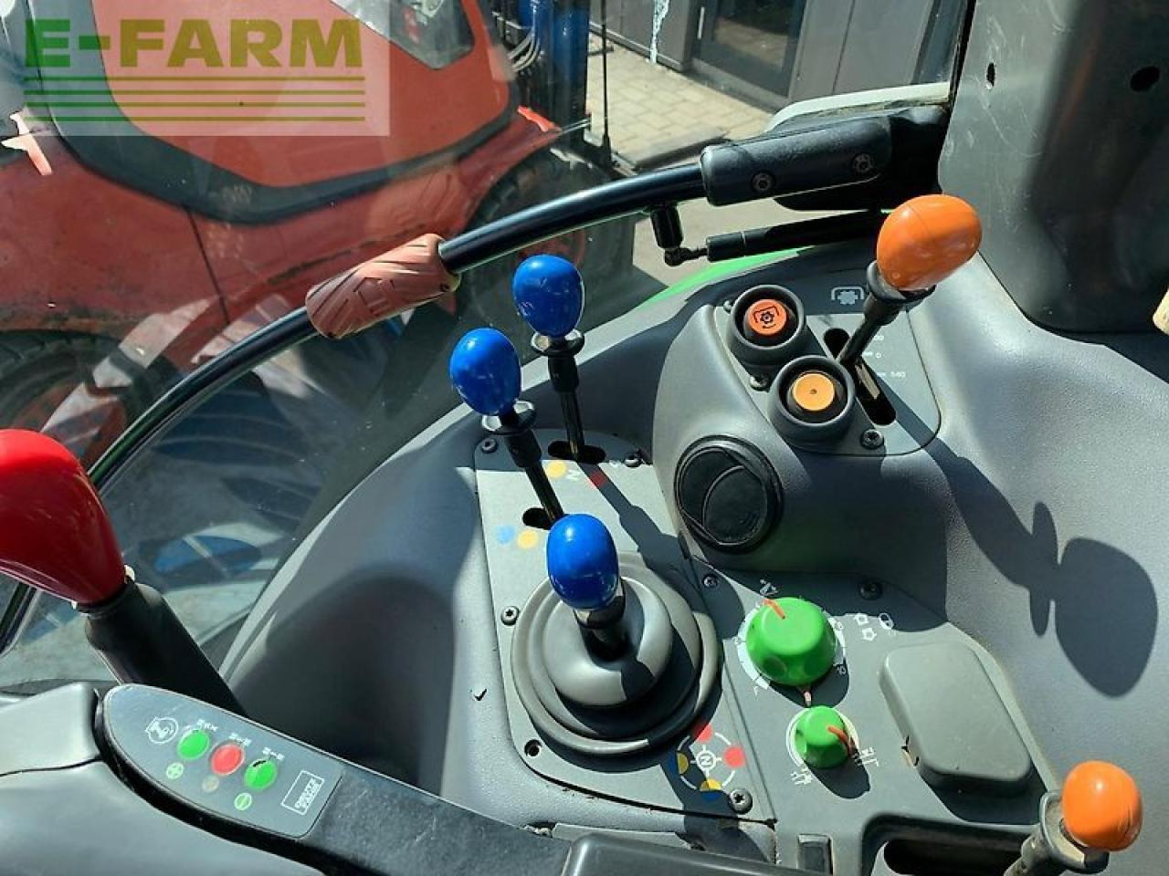 Deutz-Fahr agrotron 165 mk 3 mit fkh und fzw - Трактор: снимка 5 Deutz-Fahr agrotron 165 mk 3 mit fkh und fzw - Трактор: снимка 5