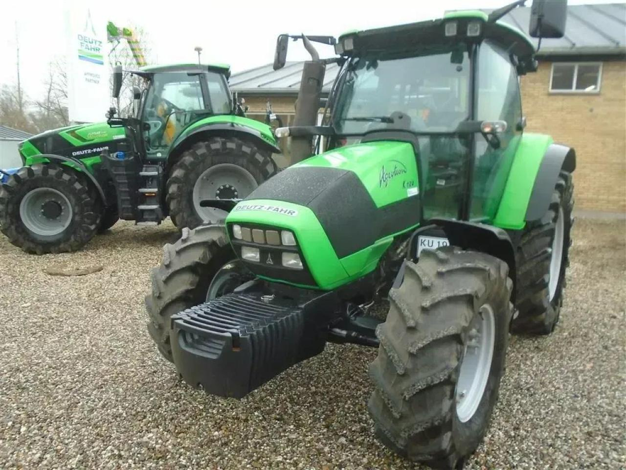 Deutz-Fahr agrotron k-120 dk`s flotteste kun kørt 2524 timer - Трактор: снимка 2 Deutz-Fahr agrotron k-120 dk`s flotteste kun kørt 2524 timer - Трактор: снимка 2