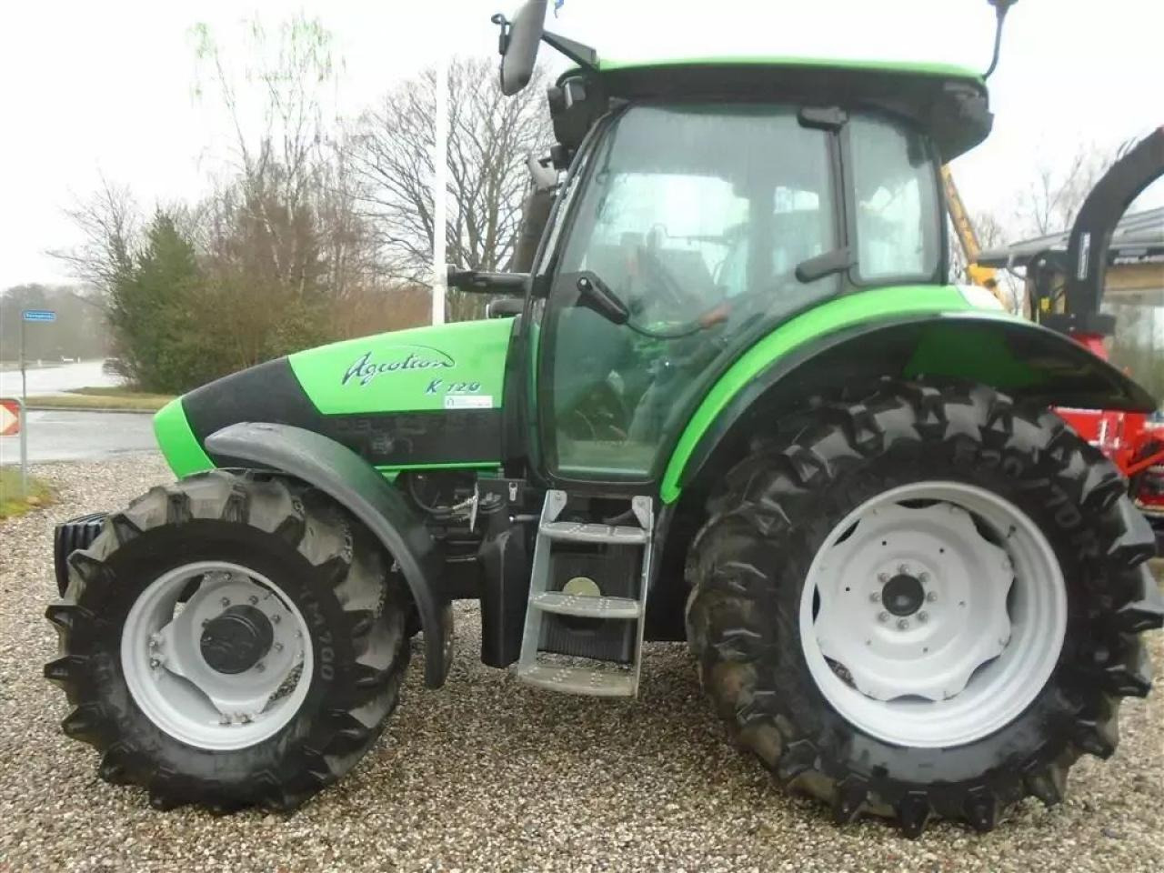 Deutz-Fahr agrotron k-120 dk`s flotteste kun kørt 2524 timer - Трактор: снимка 3 Deutz-Fahr agrotron k-120 dk`s flotteste kun kørt 2524 timer - Трактор: снимка 3