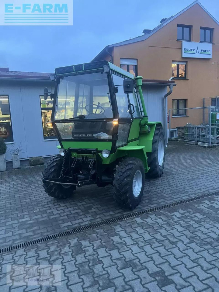 Deutz-Fahr intrac 2004 - Трактор: снимка 1 Deutz-Fahr intrac 2004 - Трактор: снимка 1