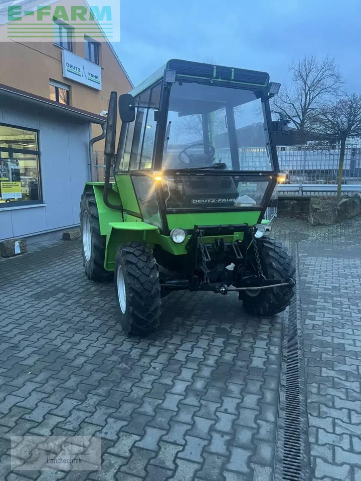 Deutz-Fahr intrac 2004 - Трактор: снимка 2 Deutz-Fahr intrac 2004 - Трактор: снимка 2
